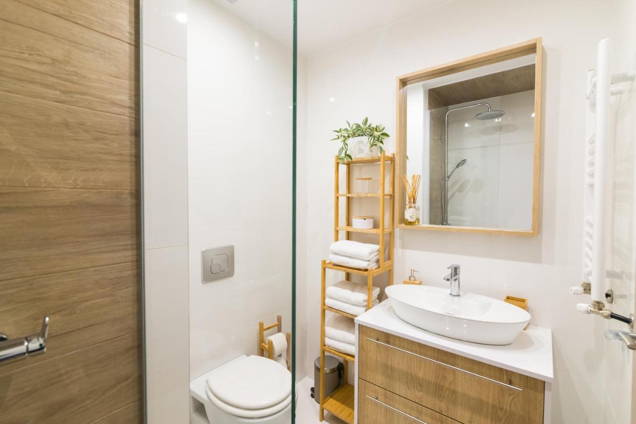 F & B Collection - 3 Bedroom Penthouse *