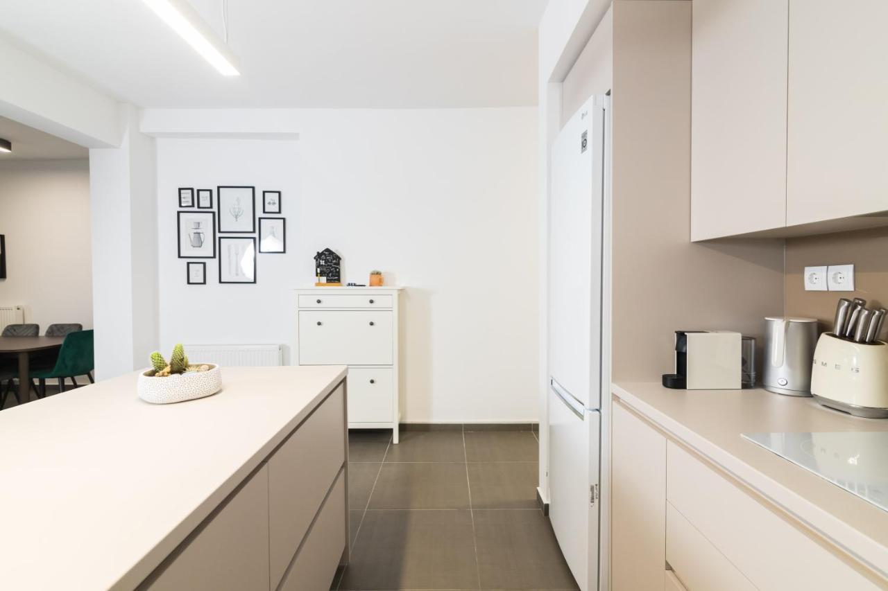 Apartment F & B Collection - 3 Bedroom Penthouse